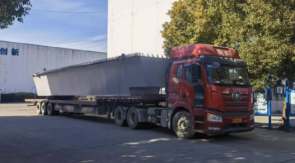 鄞州大道-庆路（东钱湖段Q快速\二期工程钢؜叠合梁成功吊? />
                  <h5>鄞州大道-庆路（东钱湖段Q快速\二期工程钢؜叠合梁成功吊?/h5>
                  <h6>2025q??日，宁L鄞州大道-庆路（东钱湖段Q快速\二期工程涉铁工程钢؜叠合梁现场安装成功吊装，标志着该项目主U架梁工E全面启动。本ơ安装部位ؓ(f)跨越宁河?5m钢؜叠合梁，此联钢؜叠合梁整q桥面宽 25.5mQ横向设|?片箱梁，梁中心间距 4.23m。根据项目特点，本工E采用“厂内分D制...</h6>
                  </a> </li>
                
                <li id=